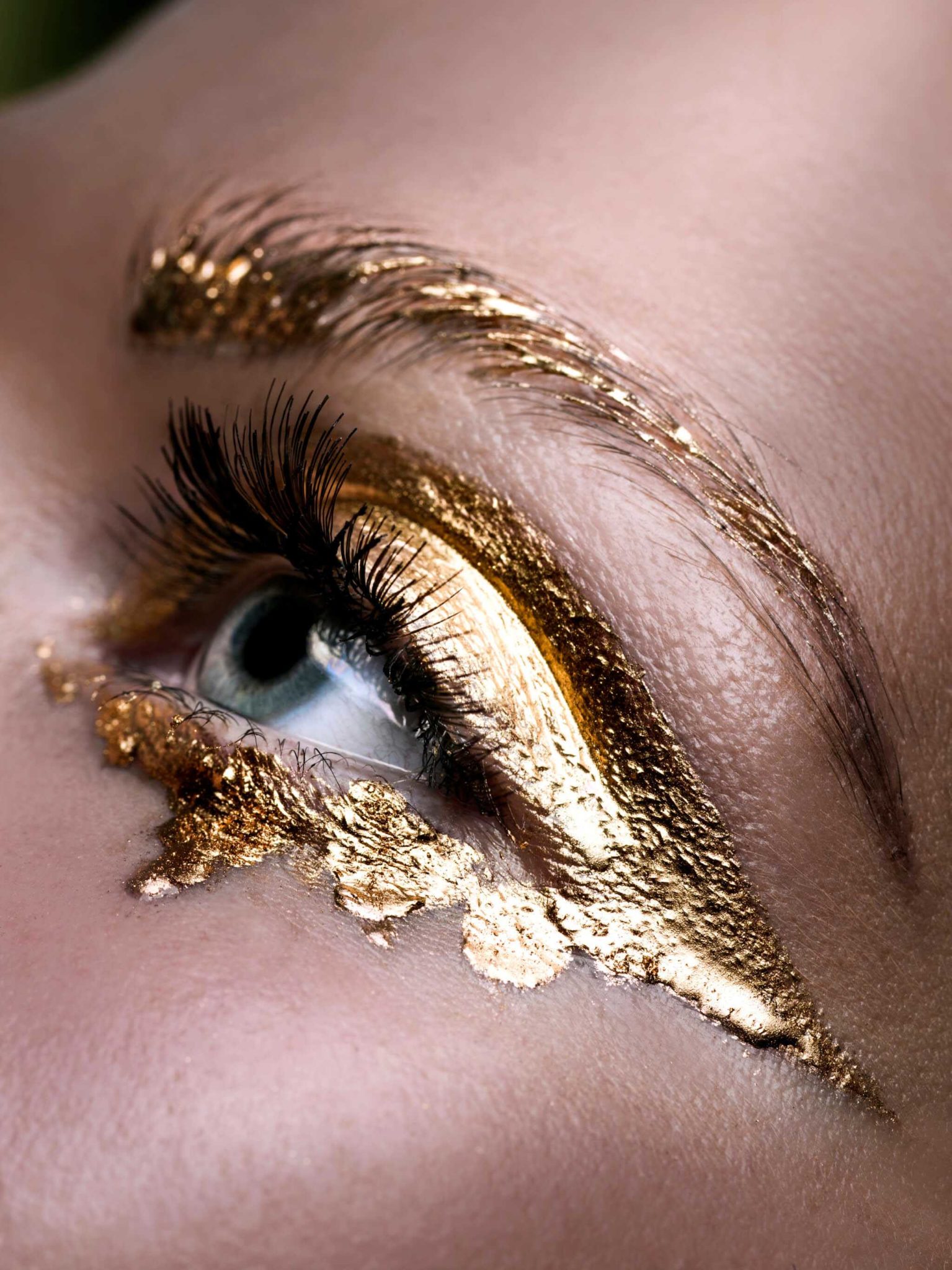 Beauty-makeup_-shot_-golden-eye_tears_-by-chris-singer